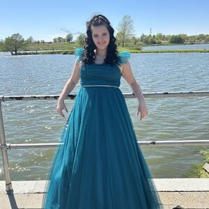 Elegant Teal Prom Dress